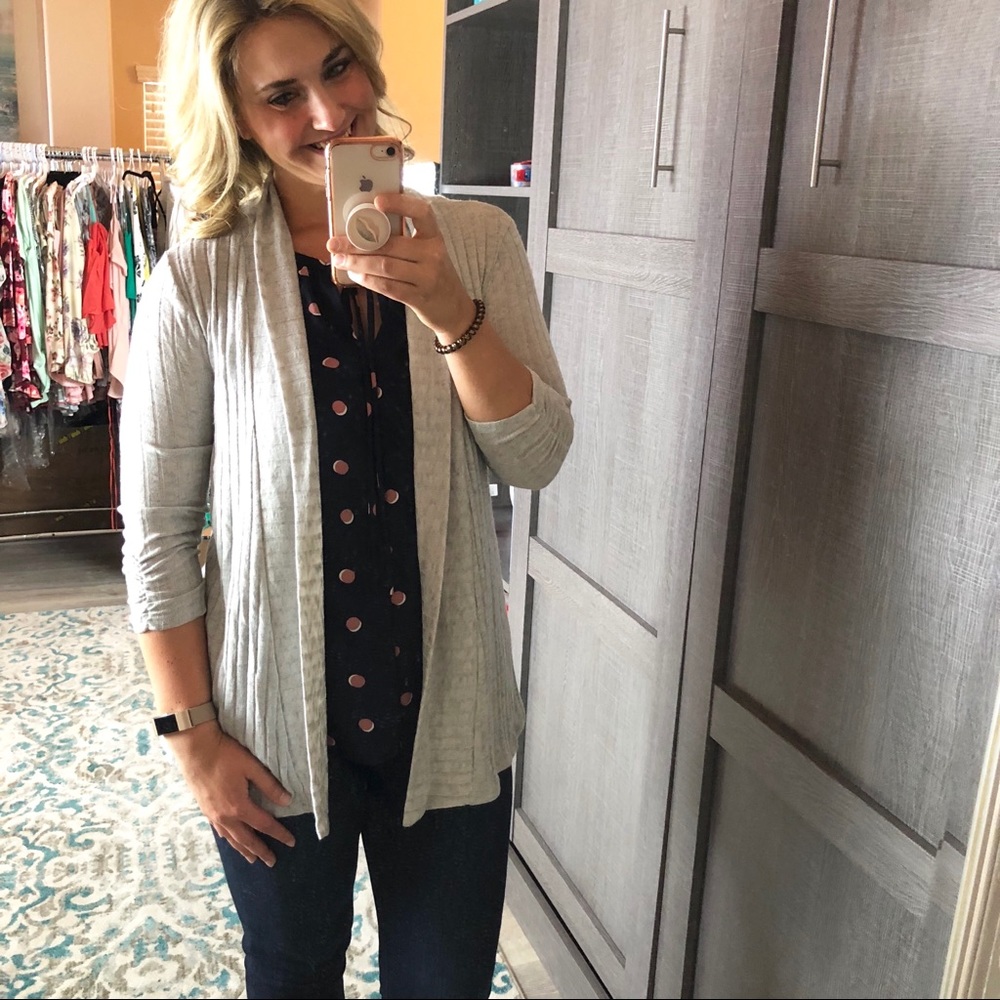 Last one! Medium Heather grey cozy Cardigan - Picture 3 of 6